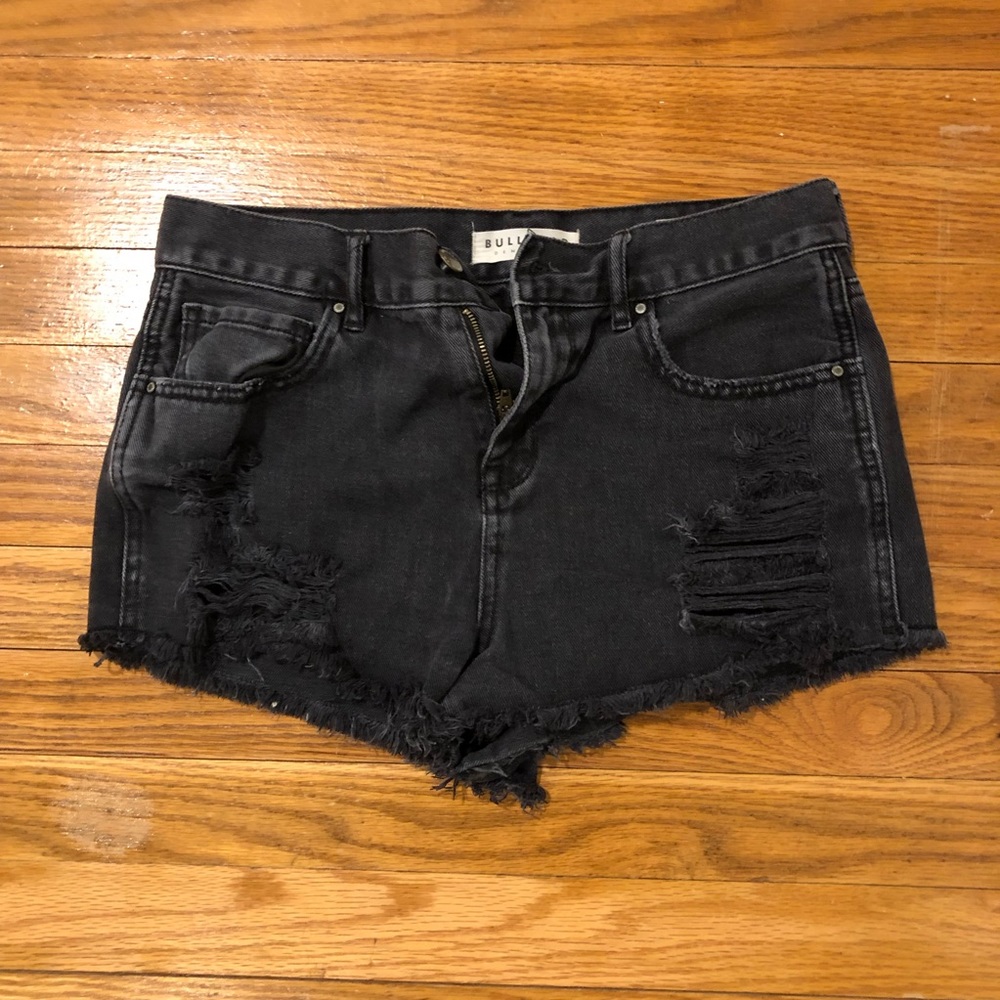 Bullhead Ripped Jean Shorts!! // Size-28